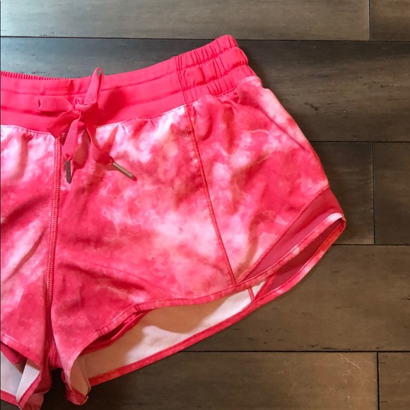 Lululemon Hotty hot short - Picture 3 of 16